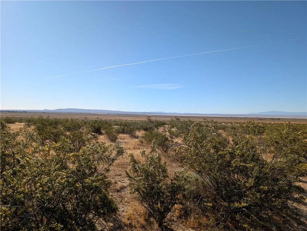 140th St Edwards, CA 93523