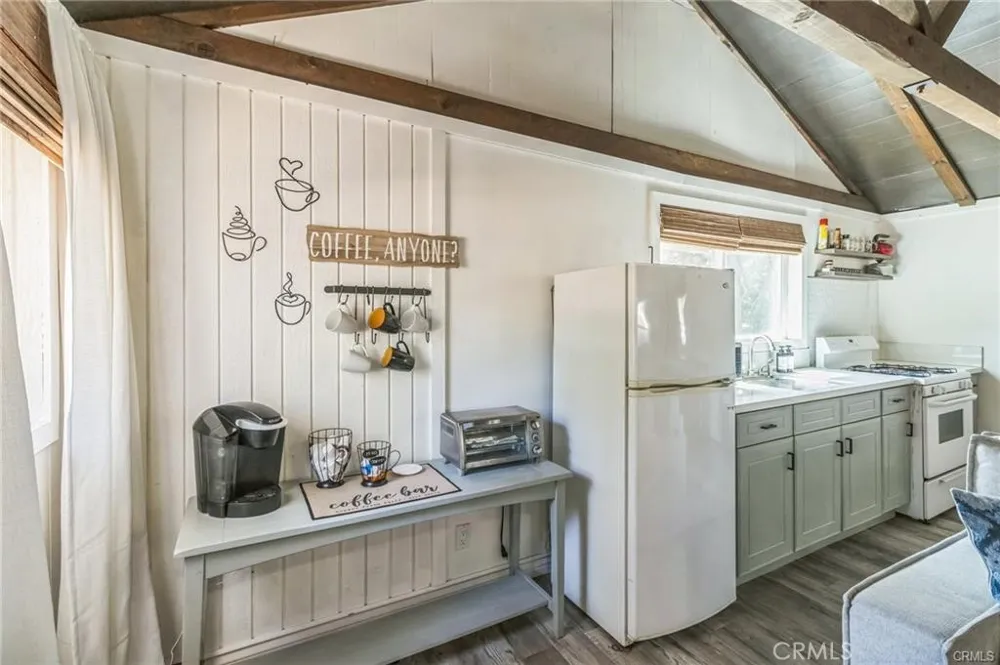 33401 Bluebird Drive Green Valley Lake, CA 92341