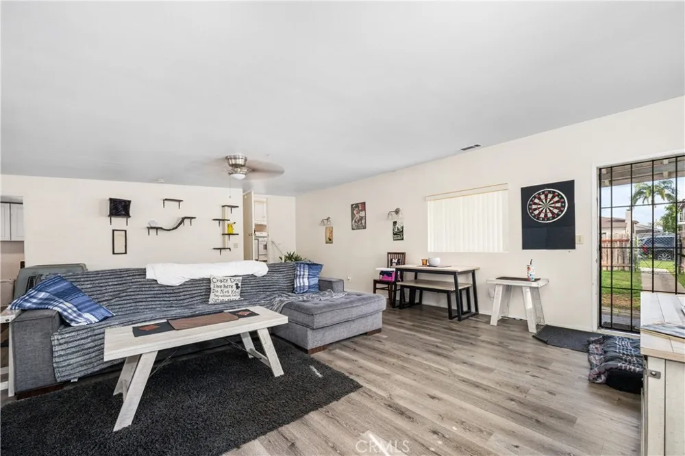9722 Walnut Street Bellflower, CA 90706