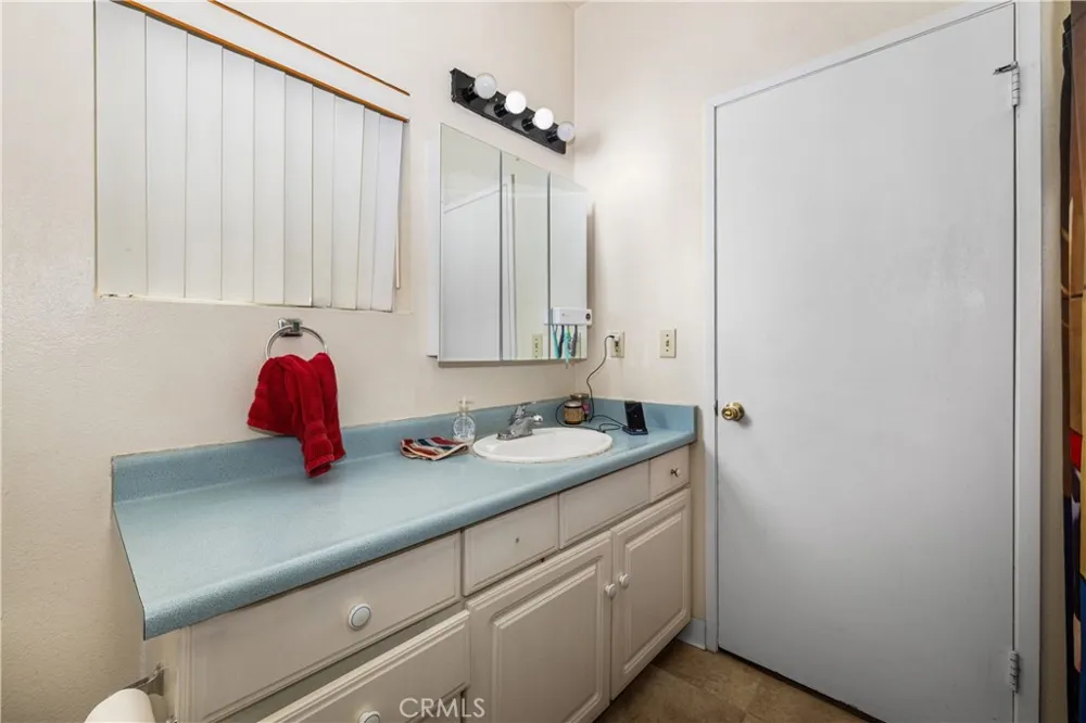 9722 Walnut Street Bellflower, CA 90706