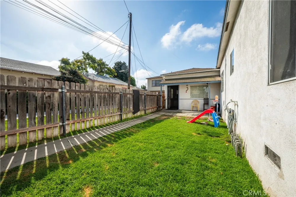 9722 Walnut Street Bellflower, CA 90706