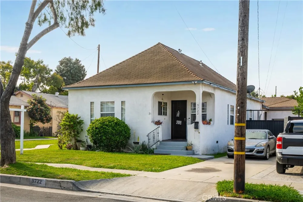 9722 Walnut Street Bellflower, CA 90706