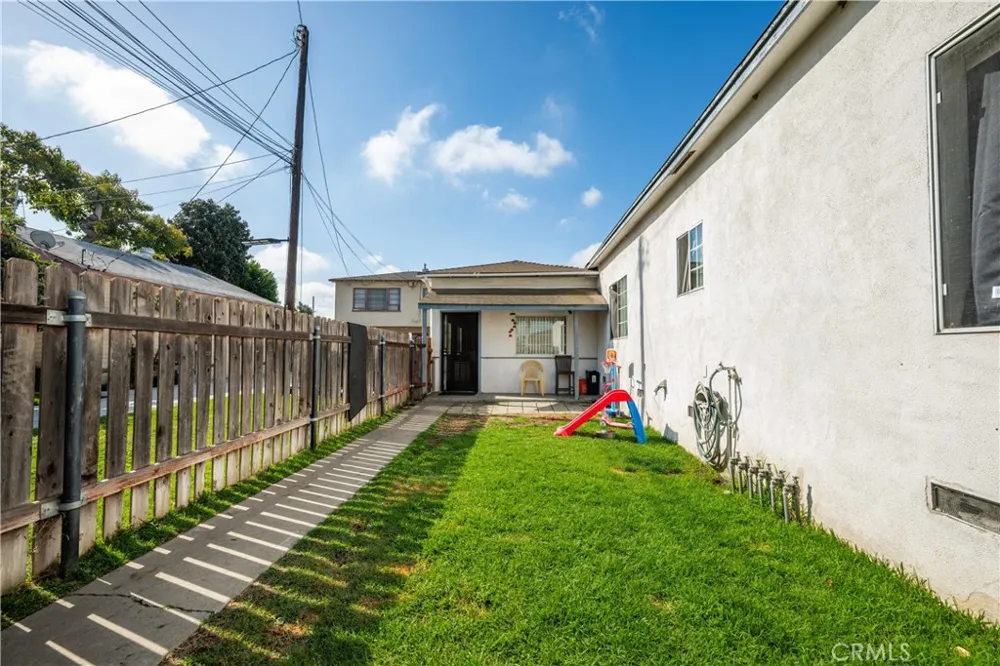 9722 Walnut Street Bellflower, CA 90706