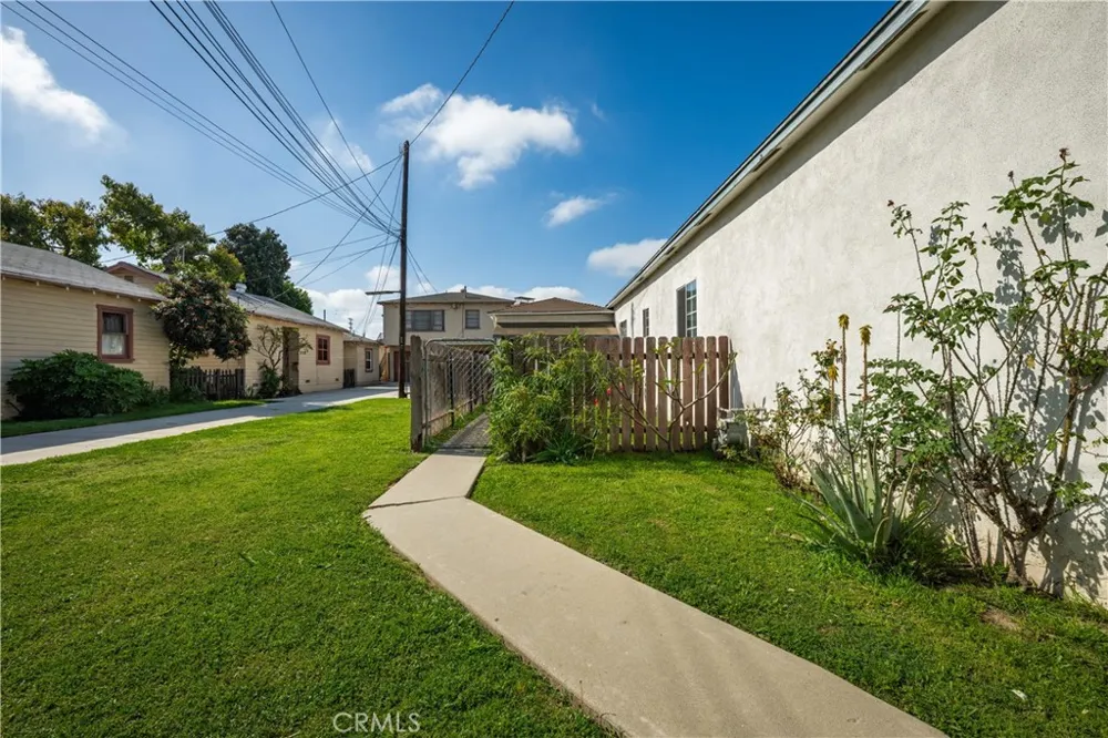 9722 Walnut Street Bellflower, CA 90706