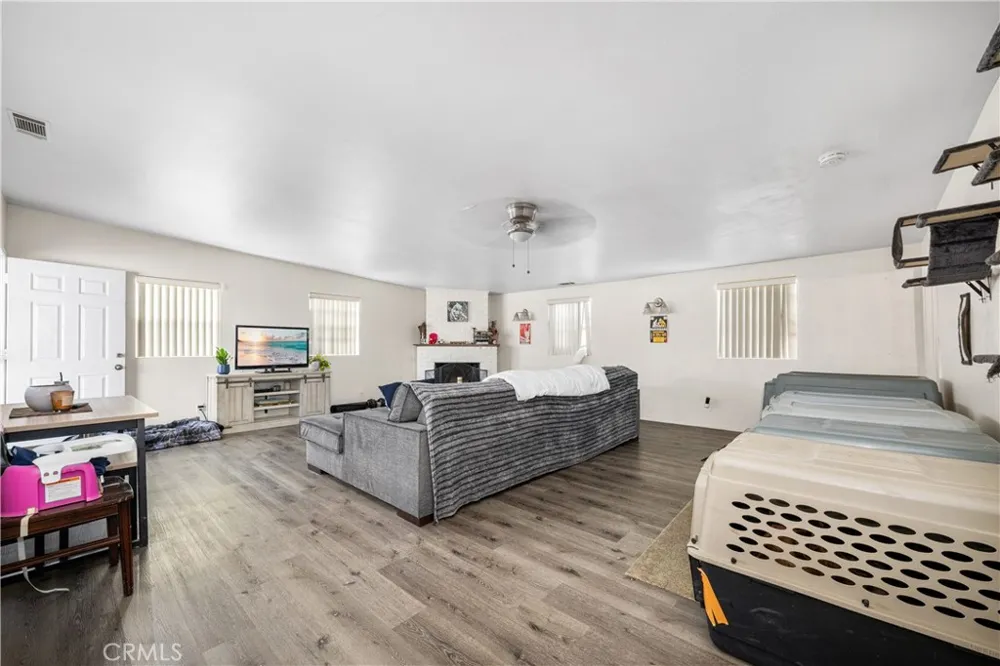 9722 Walnut Street Bellflower, CA 90706
