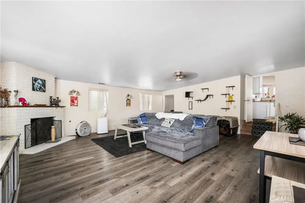 9722 Walnut Street Bellflower, CA 90706