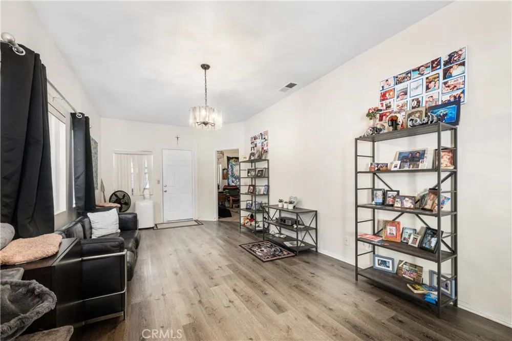 9722 Walnut Street Bellflower, CA 90706