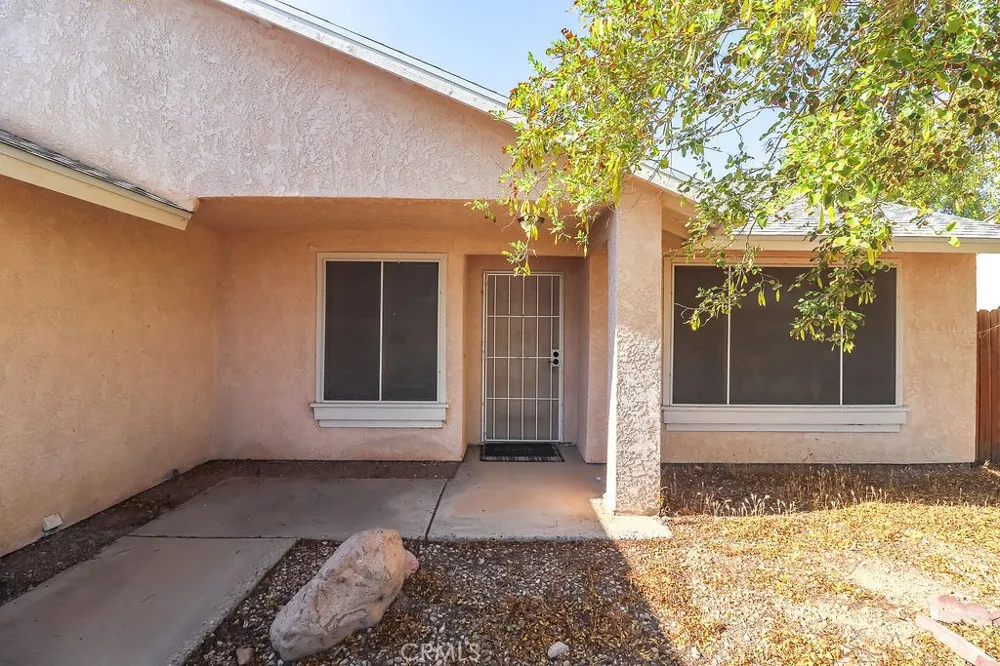 1330 Santa Fe Circle Needles, CA 92363