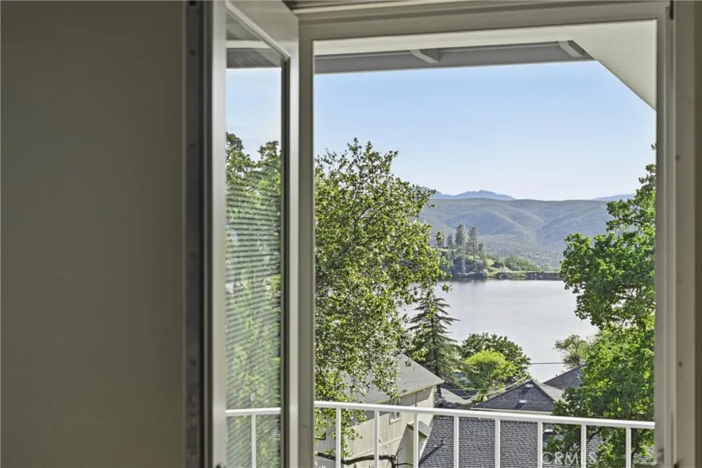 18669 Deer Hill Hidden Valley Lake, CA 95467