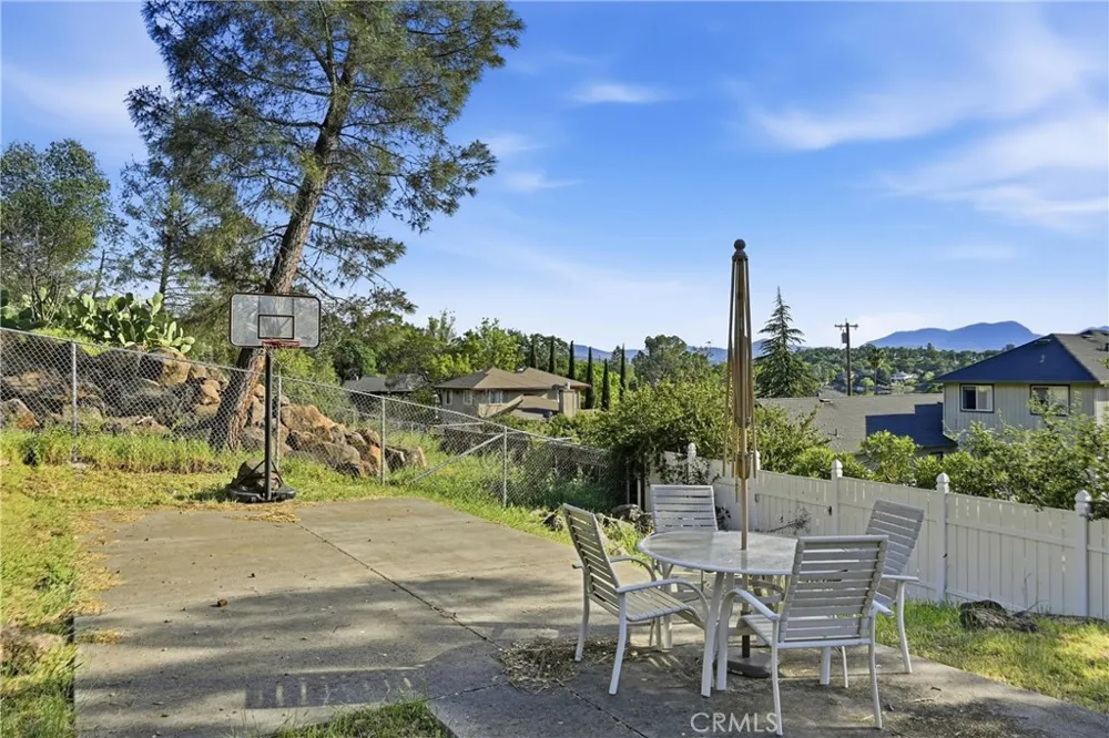 18669 Deer Hill Hidden Valley Lake, CA 95467