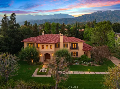 1417 Royal Oaks