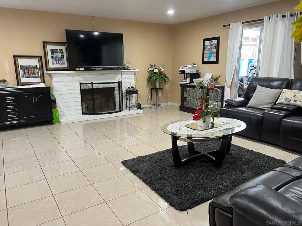1362 Elm St Escondido, CA 92026