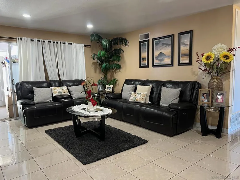 1362 Elm St Escondido, CA 92026