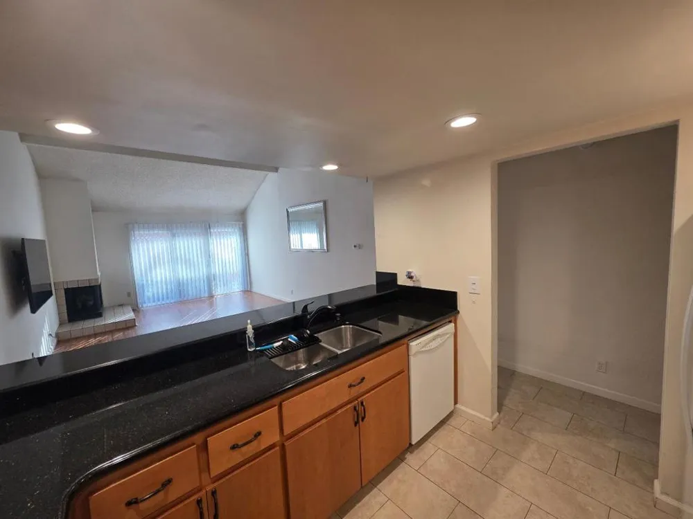 648 W Sunnyoaks Avenue Campbell, CA 95008