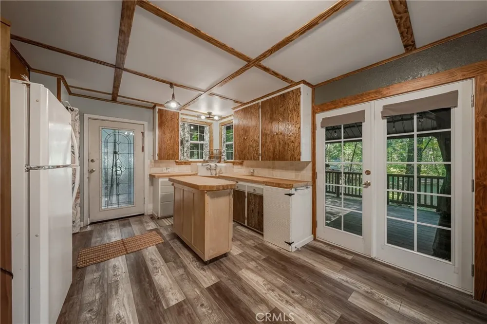 16179 Madrone Cobb, CA 95426