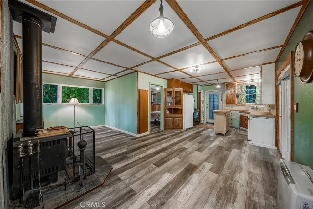 16179 Madrone Cobb, CA 95426