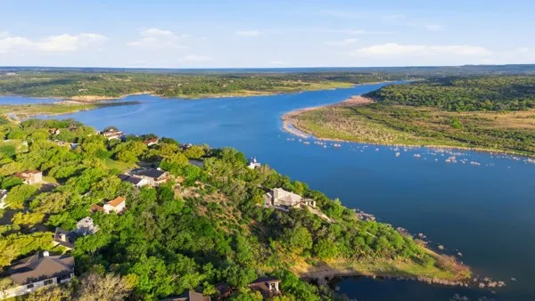 406 Coventry Road Spicewood, TX 78669