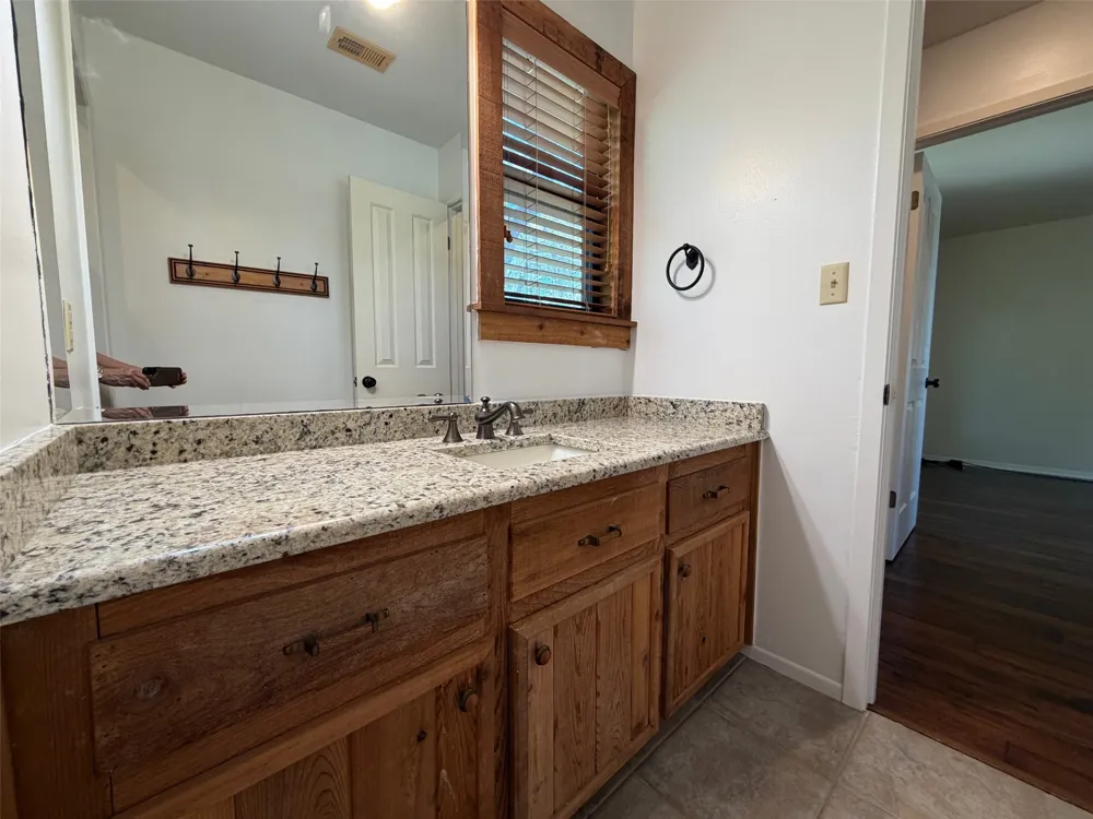 406 Coventry Road Spicewood, TX 78669