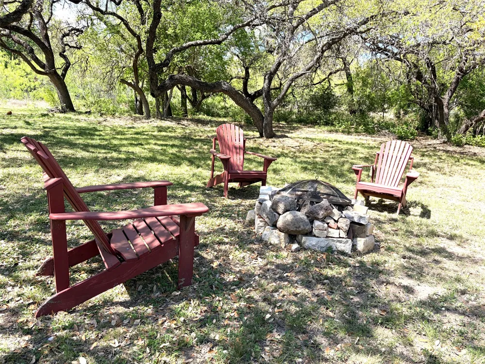 406 Coventry Road Spicewood, TX 78669