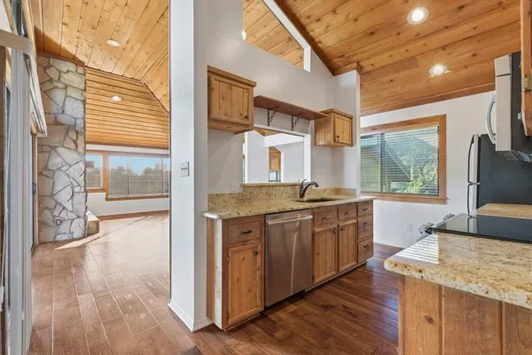 406 Coventry Road Spicewood, TX 78669