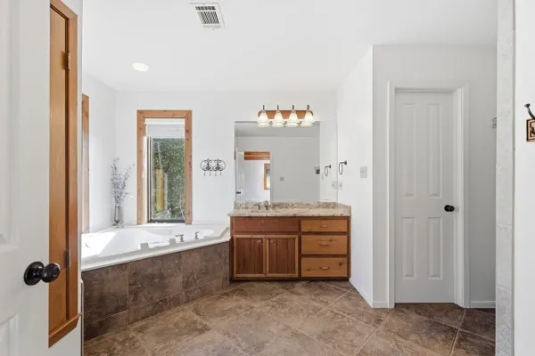 406 Coventry Road Spicewood, TX 78669
