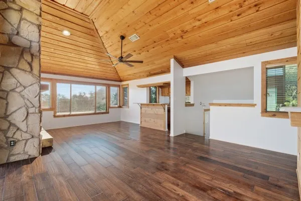 406 Coventry Road Spicewood, TX 78669