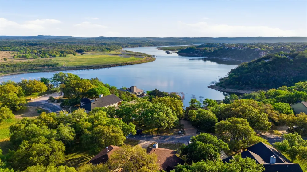 406 Coventry Road Spicewood, TX 78669
