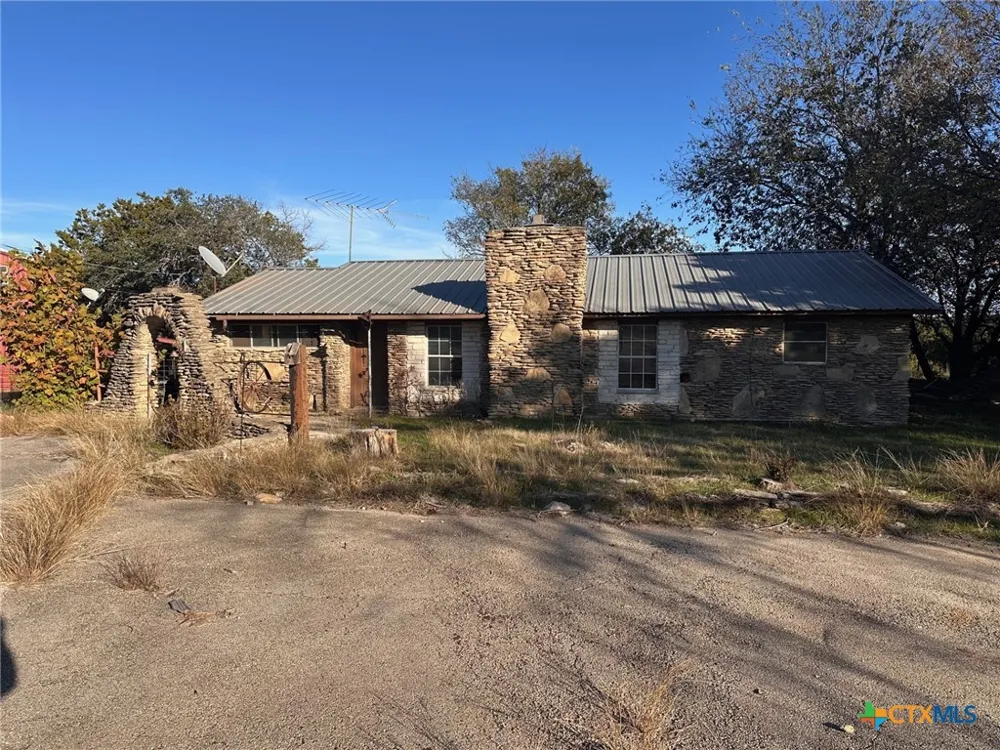 899 County Road 4810 Copperas Cove, TX 76522