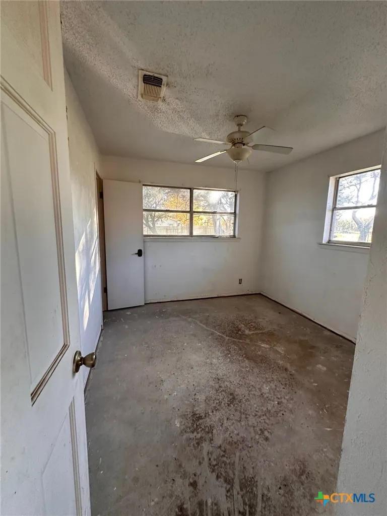 899 County Road 4810 Copperas Cove, TX 76522