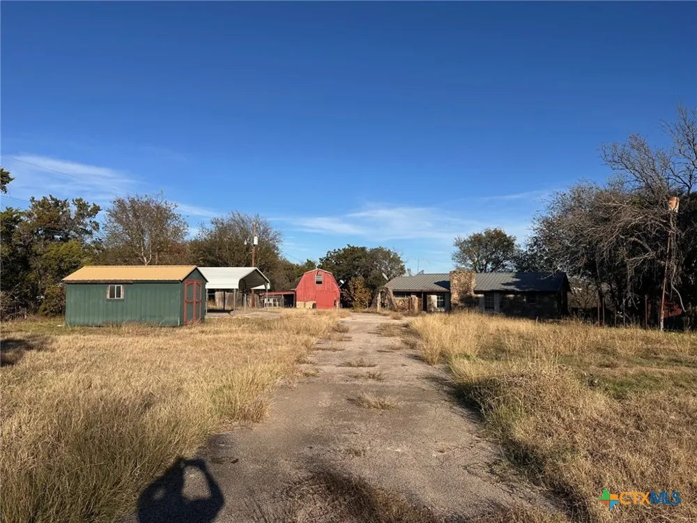 899 County Road 4810 Copperas Cove, TX 76522