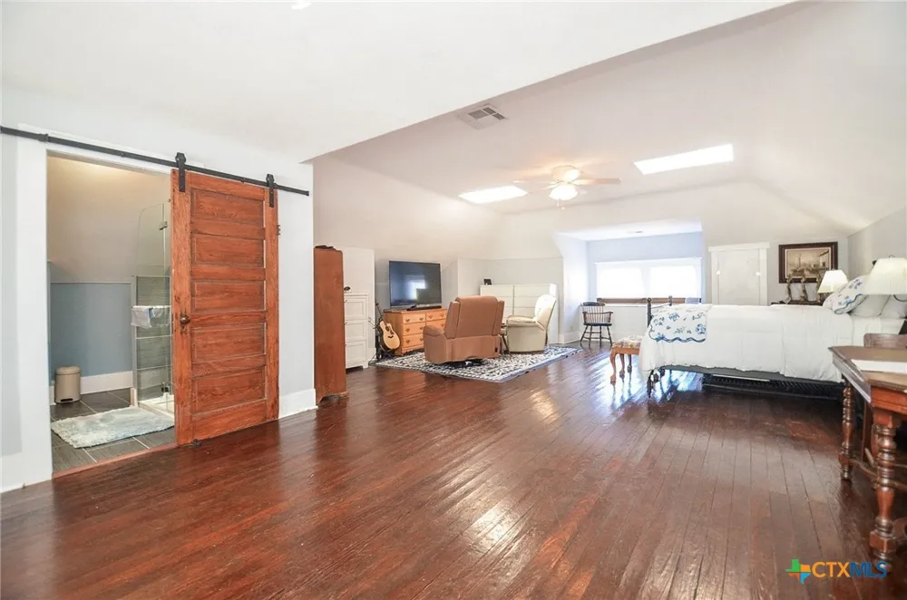 205 Main Street Palacios, TX 77465