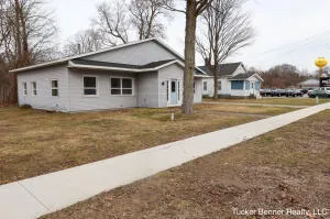 293 3rd Avenue Fruitport, MI 49415