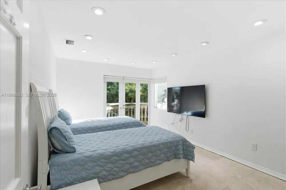 1249 Biscaya Dr Surfside, FL 33154