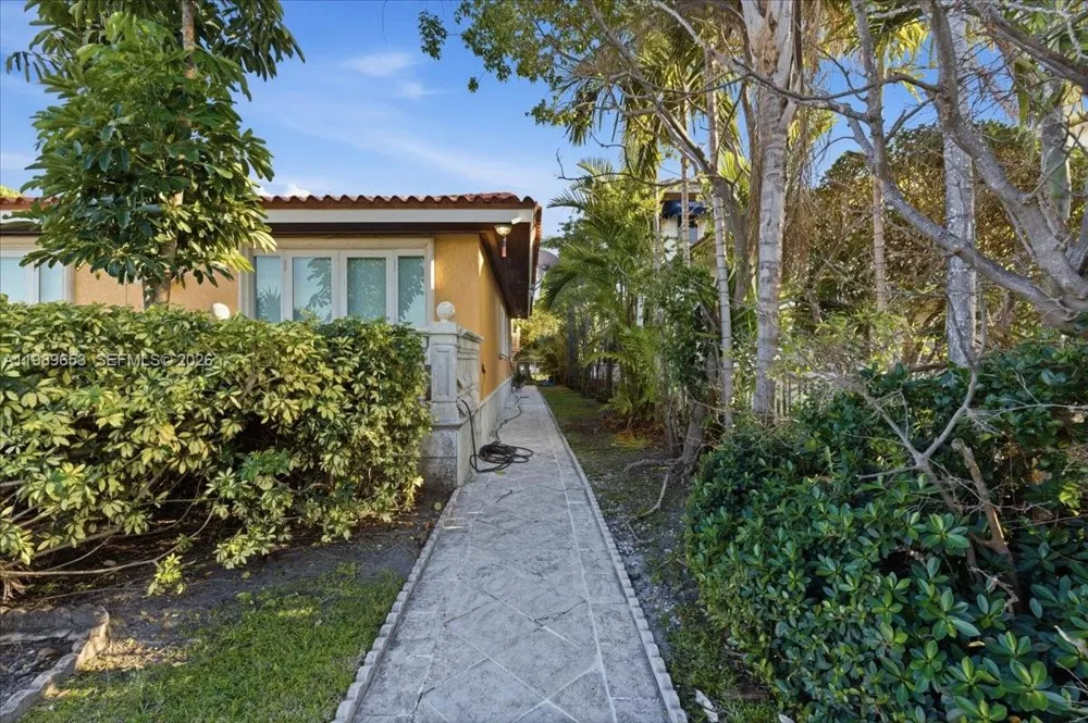 1249 Biscaya Dr Surfside, FL 33154