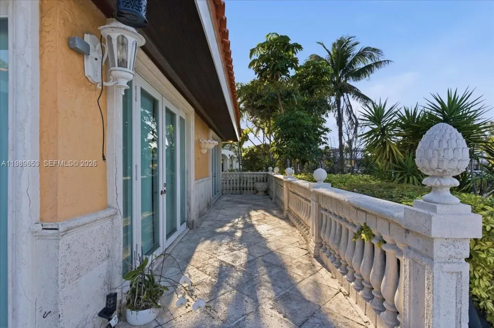 1249 Biscaya Dr Surfside, FL 33154