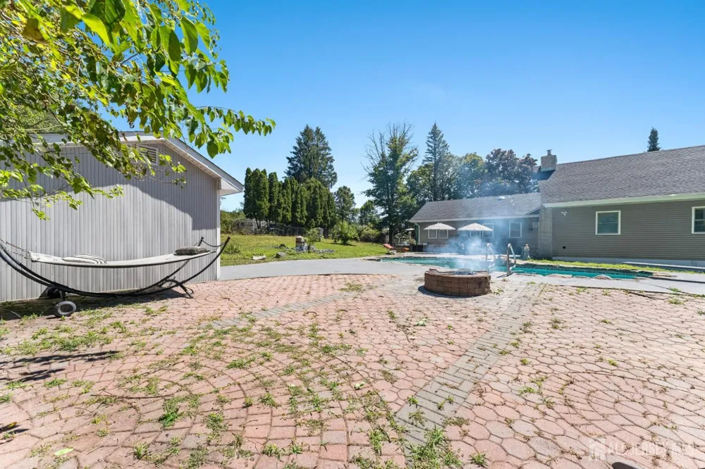 2 Rossi Drive Clinton Town, NJ 08809