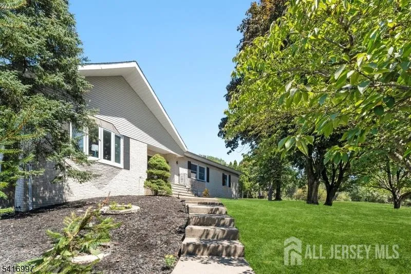 2 Rossi Drive Clinton Town, NJ 08809