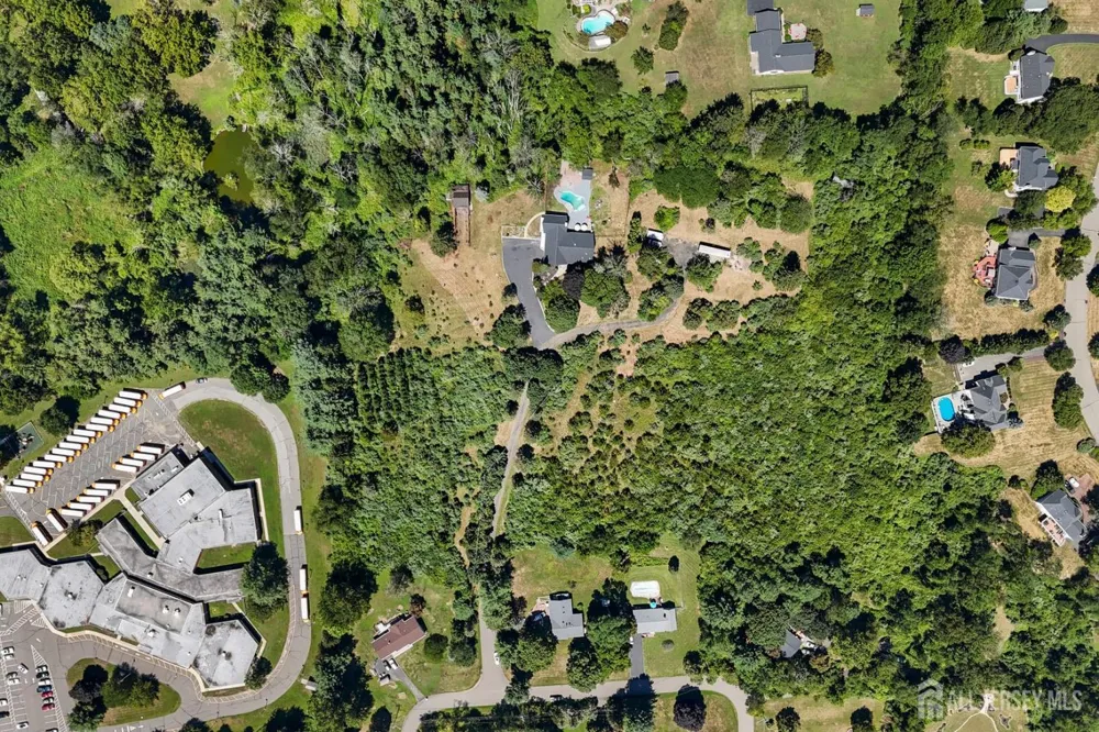 2 Rossi Drive Clinton Town, NJ 08809
