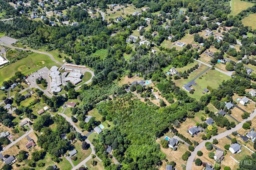 2 Rossi Drive Clinton Town, NJ 08809