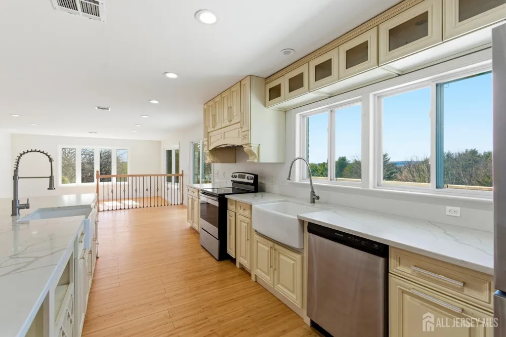 2 Rossi Drive Clinton Town, NJ 08809