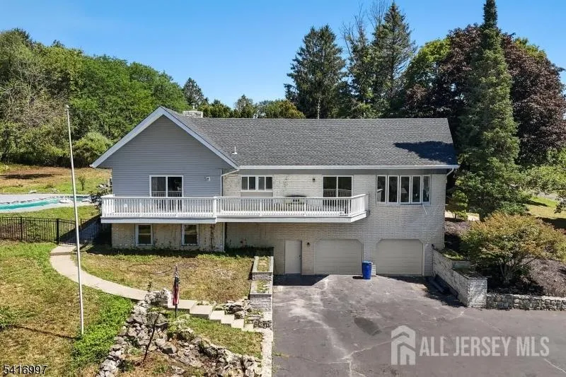 2 Rossi Drive Clinton Town, NJ 08809
