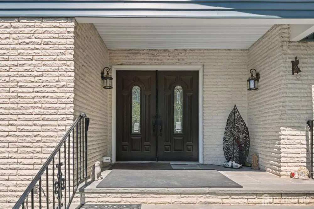 2 Rossi Drive Clinton Town, NJ 08809