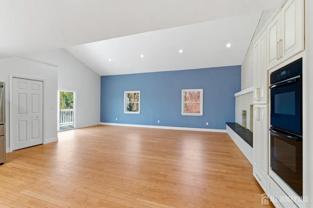 2 Rossi Drive Clinton Town, NJ 08809
