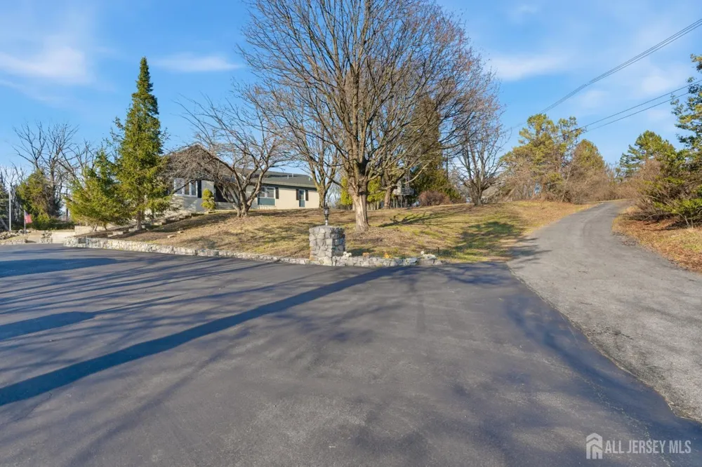 2 Rossi Drive Clinton Town, NJ 08809