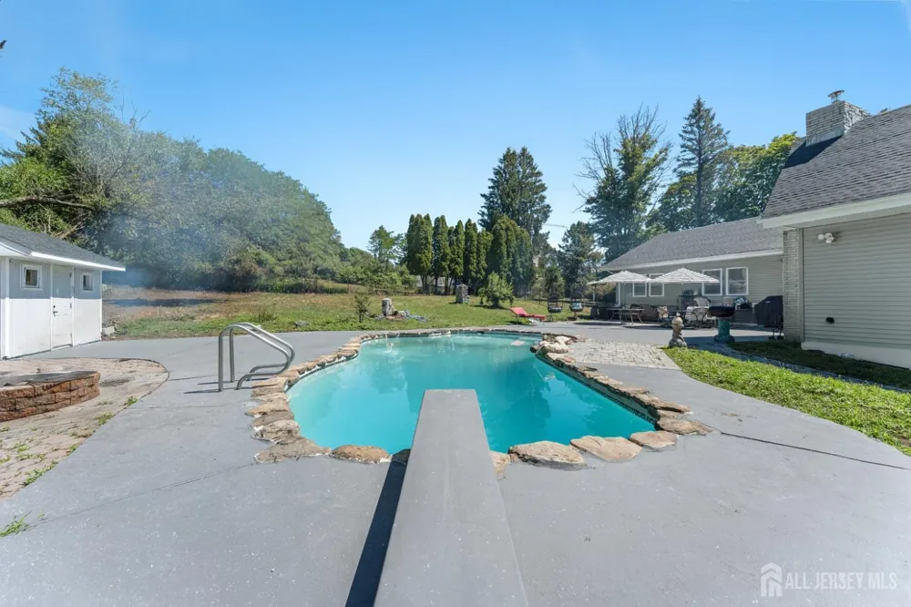 2 Rossi Drive Clinton Town, NJ 08809
