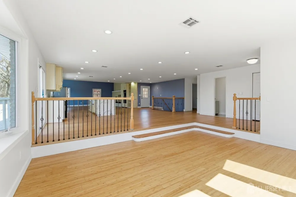 2 Rossi Drive Clinton Town, NJ 08809