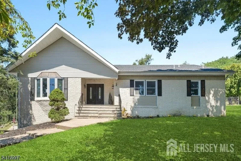 2 Rossi Drive Clinton Town, NJ 08809