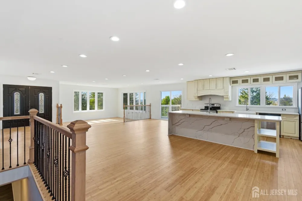 2 Rossi Drive Clinton Town, NJ 08809