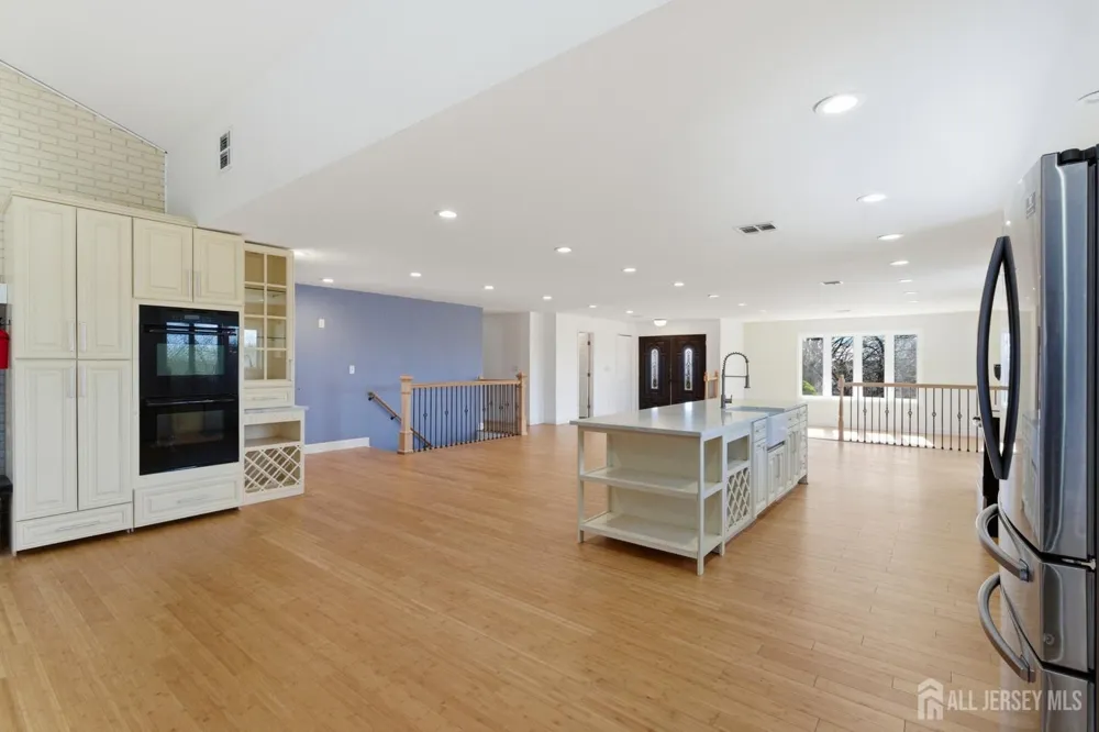 2 Rossi Drive Clinton Town, NJ 08809