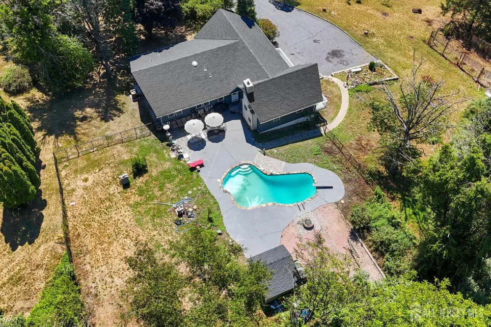 2 Rossi Drive Clinton Town, NJ 08809